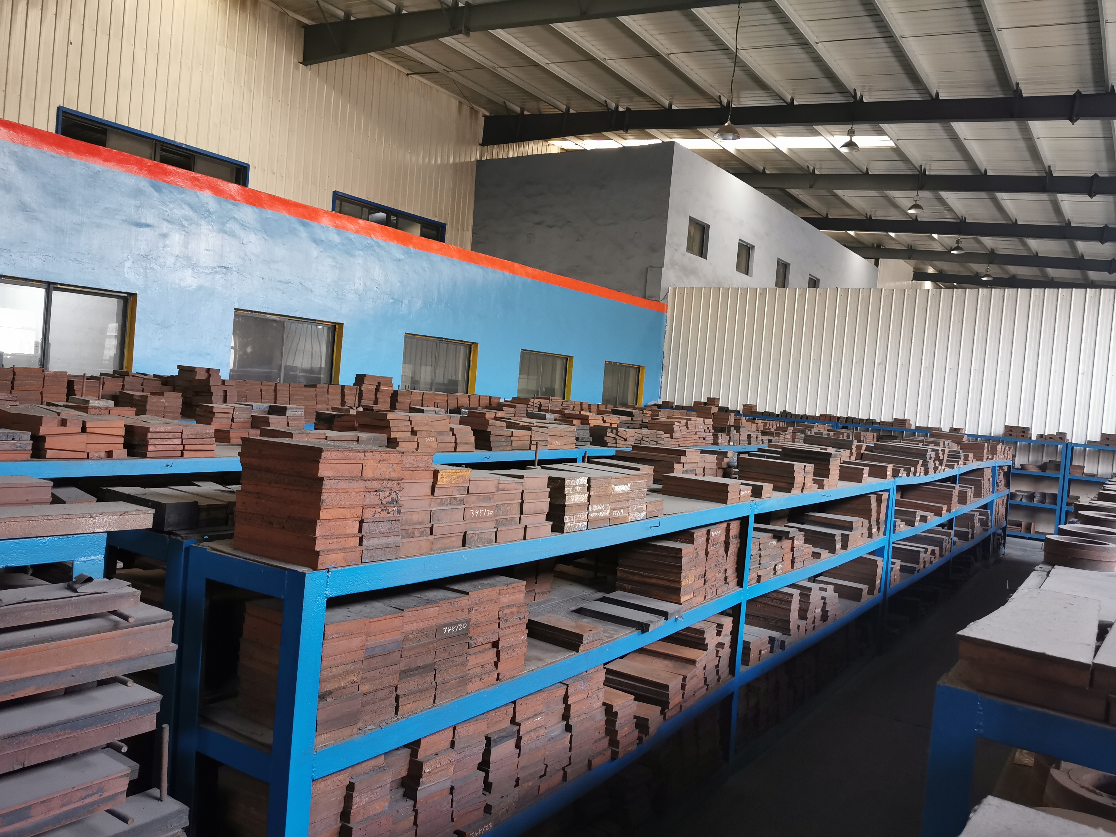 Cutting High Temperature Refractory Magnesia Carbon Brick for Ladle Refractoriness Degree 1770° Refractoriness 2000°