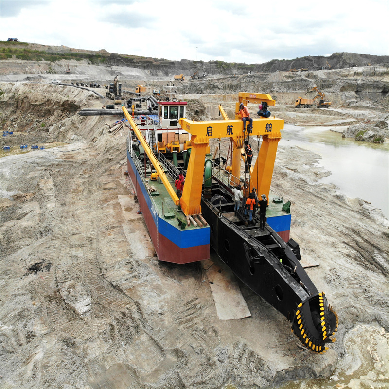 26inch Hydraulic Diesel Engine Cutter Head Dredger with Suction Pump