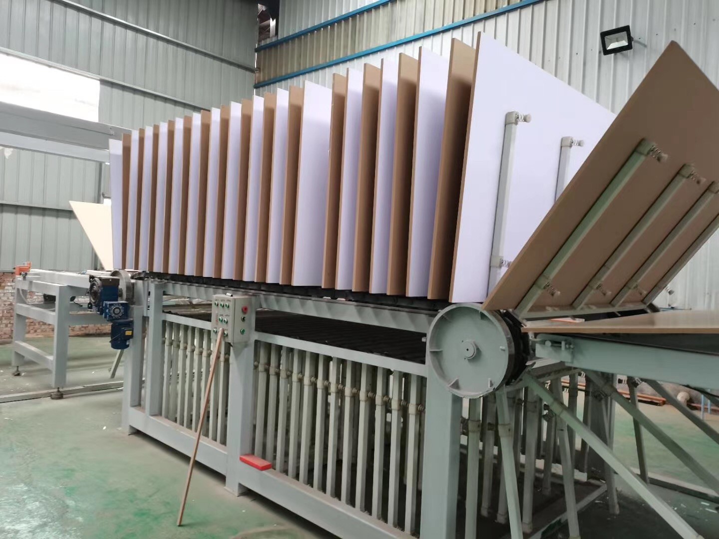Poplar Core E2 2440x1220x17mm MDF Wood Veneer