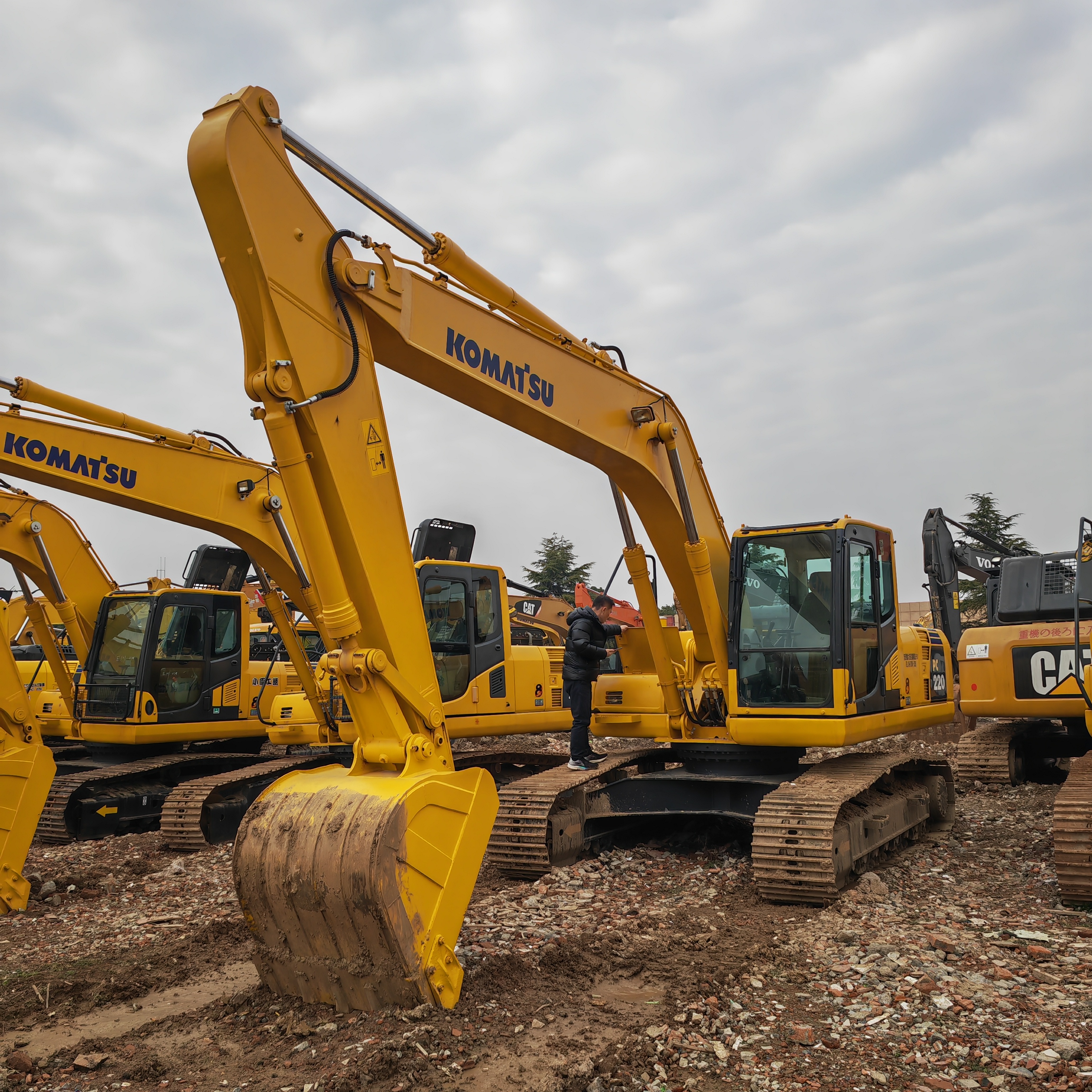 22 Ton Used Excavator Komatsu Pc220 8 Second Hand Original Color