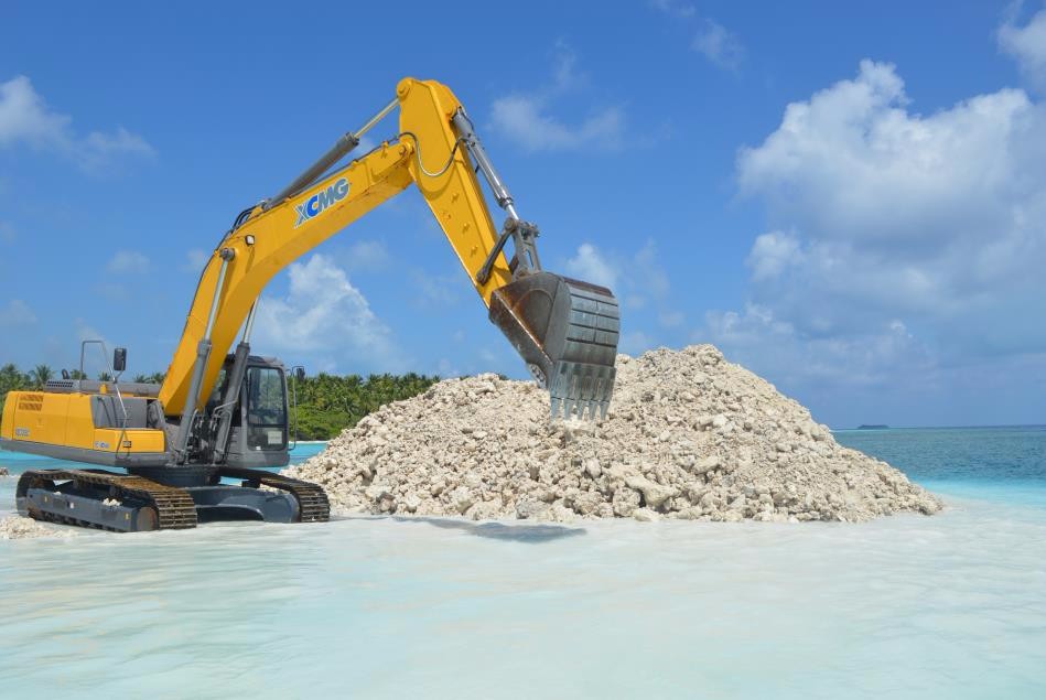 Large Capacity Hydraulic Crawler Excavator With EURO III Diesel Engine