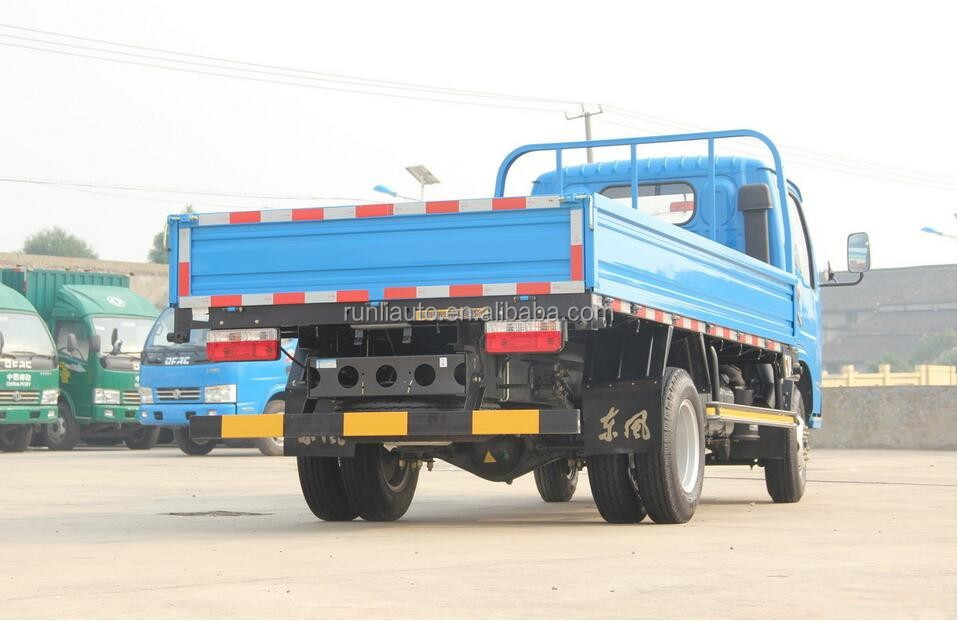 Dongfeng 6 Wheels Light Cargo Truck 102HP Euro 3 Emission Level