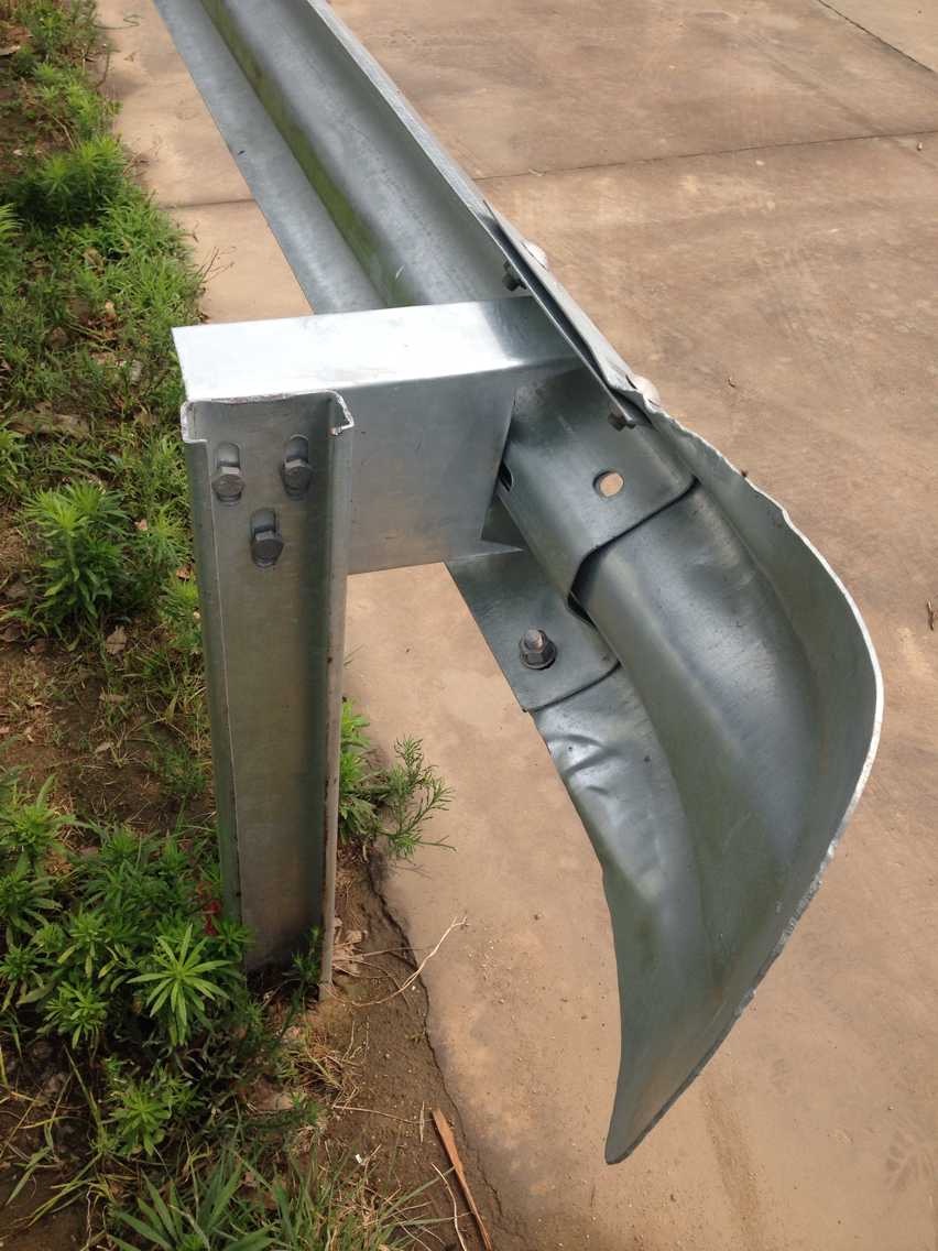 Outdoor Security Steel Highway Guardrail Road Traffic Safety Equipment W Beam