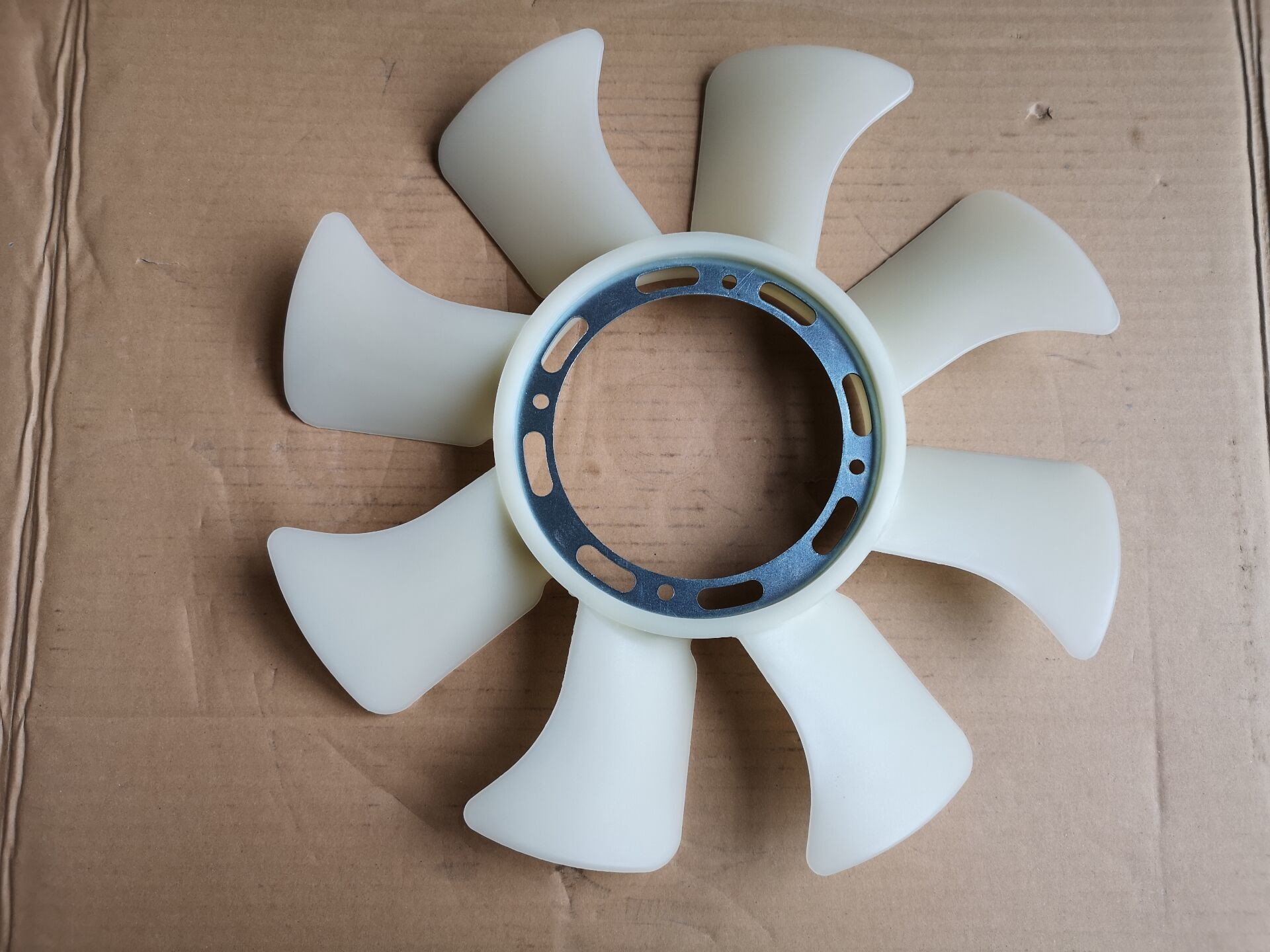 8970946600 Cooling Fan Of ISUZU 4BE1 4JB1 NKR NPR Reducing Heat From Radiator