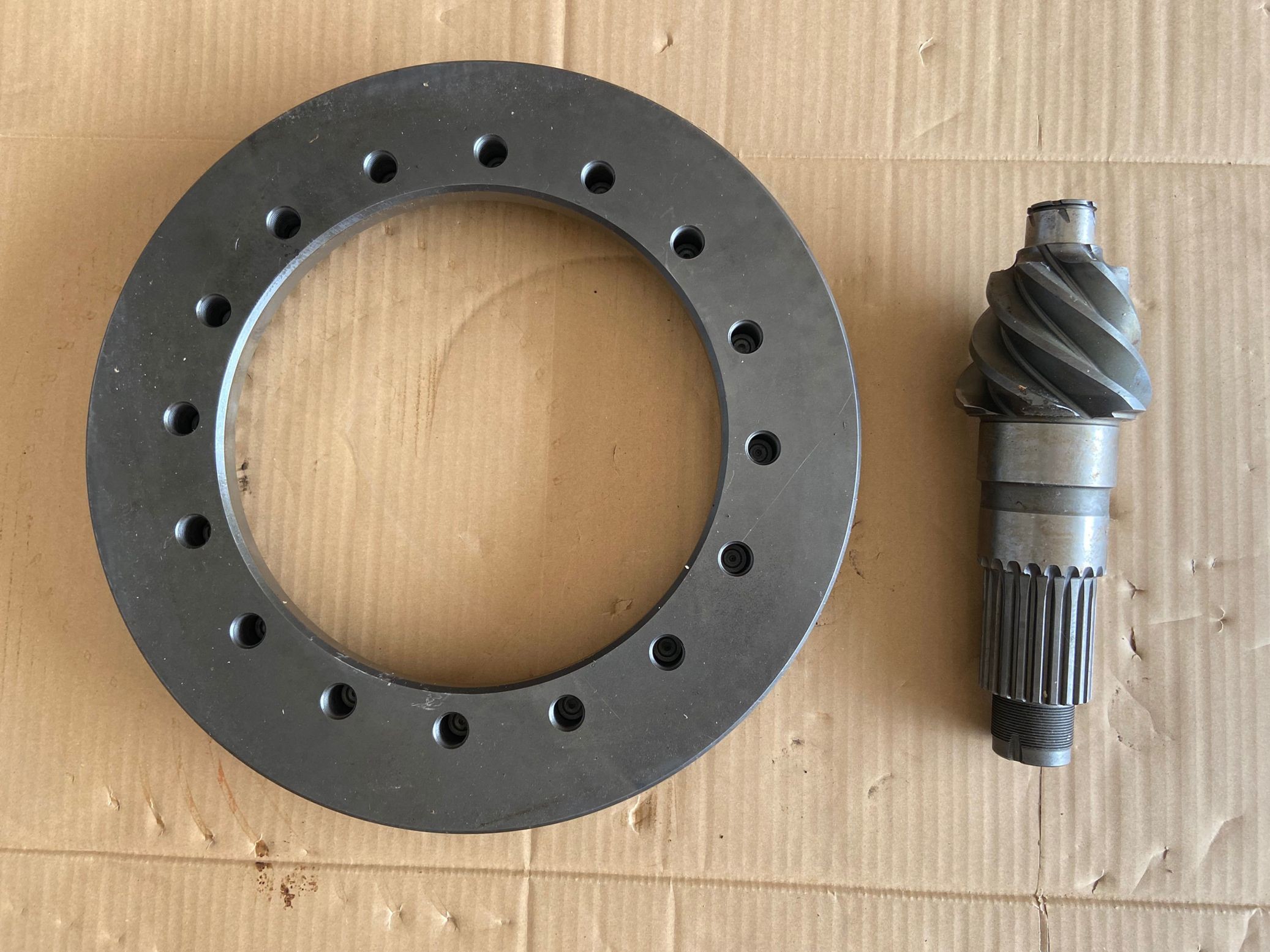 1412102940 CXZ EXZ Set 43/6 Rear Axle Case Final Drive Gear Set Differential 17.5" 21 Teeth Match Coupling Flange