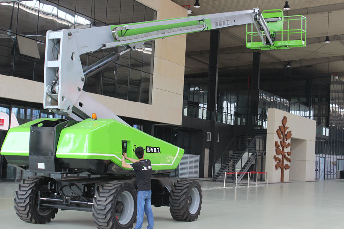 Straight 88ft 27m telescopic boom lift with 360kg capacity for repairs aerial work