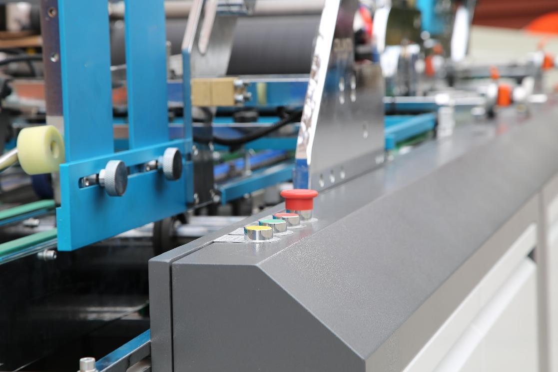 Automatic window pasting Machine