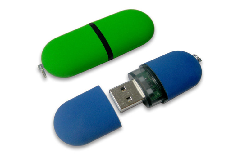 Plastic 32GB 3.0 keychain USB black color with customized logo and package from show life brand