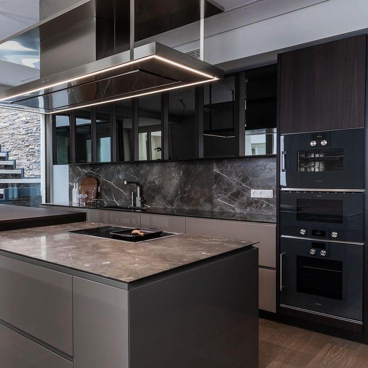 Chinese Modern Modular Kitchen Cabinets with Quartz Stone Countertop and Blum Hardware