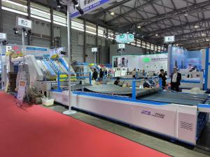  Gfs 24000pcs/Hour High Speed Cardboard Corruaged Paper Laminating Machine Overlap Feeding Manufactures