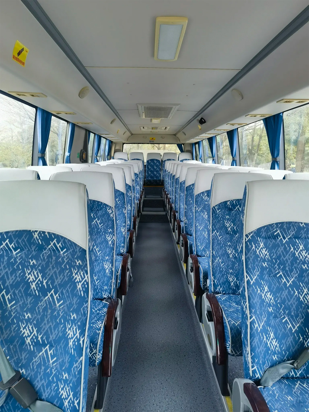 47-Seat Golden Dragon Brand New Energy Second-Hand Bus With Large Luggage Space