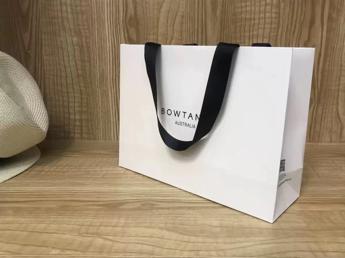 175gsm Lotus Color Goose Yellow Garment Paper Bags For Clothing Store