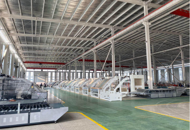 High Accuracy Automatic Flute Laminator 1400×1250mm Non Stop Feeding