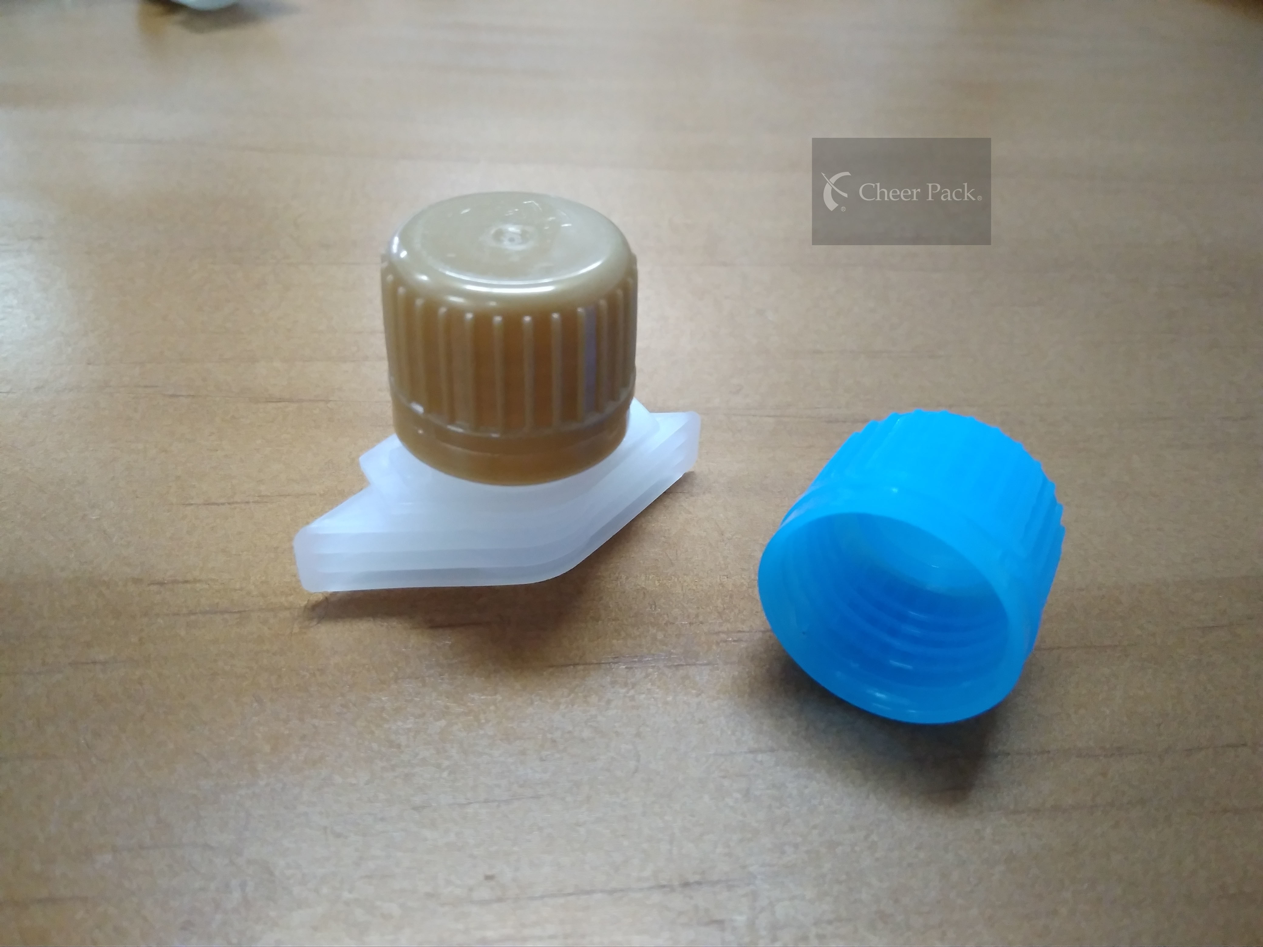 HDPE PE Baby Food Pouch Tops , Doypack Spouts For Pouches Color Customized