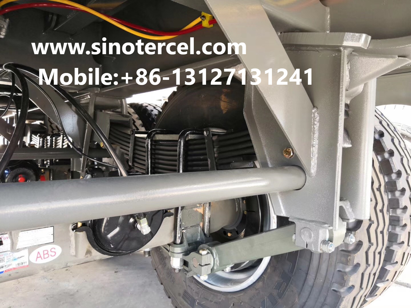 60T Tipper Semi Trailer 3 Axles Semi Flatbed Trailers Gray
