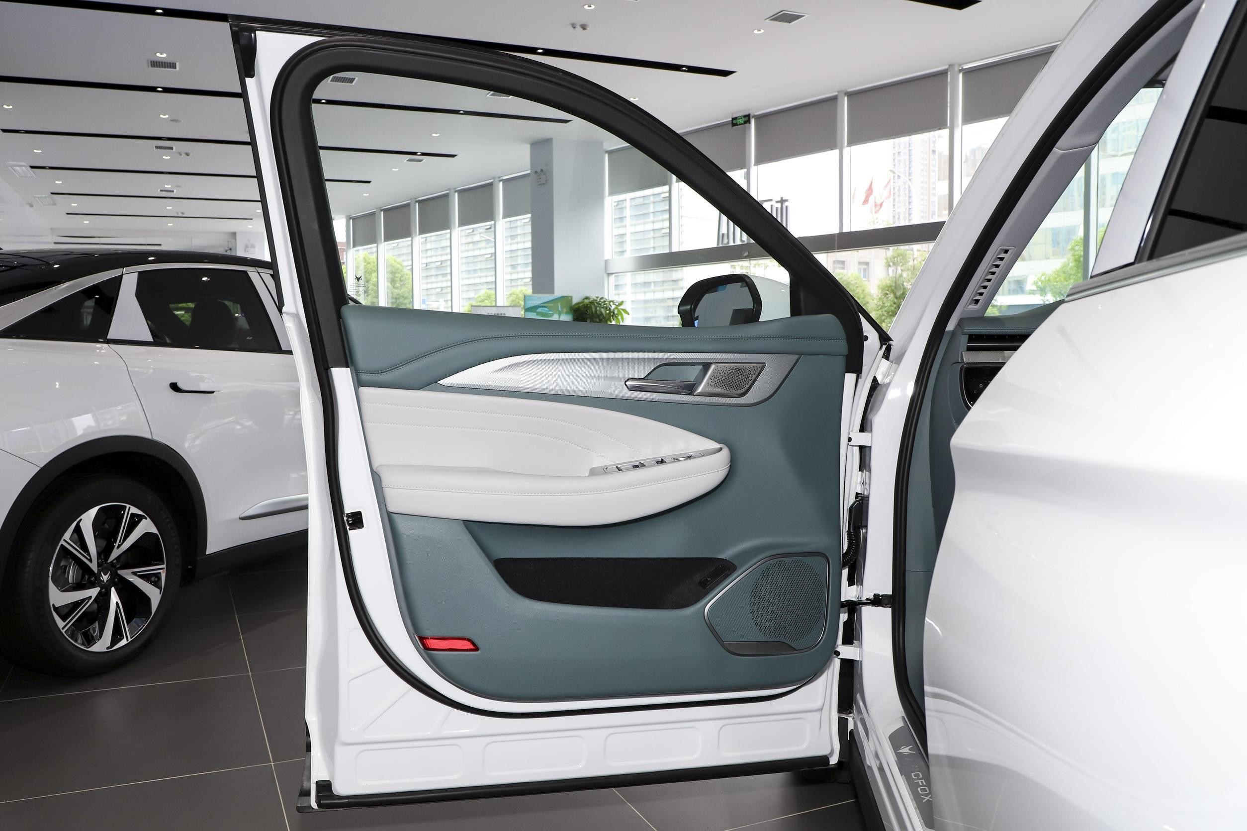 ARCFOX Alpha T 2022 480S+ 160KM 5 Door 5 Seats Electric SUV Car