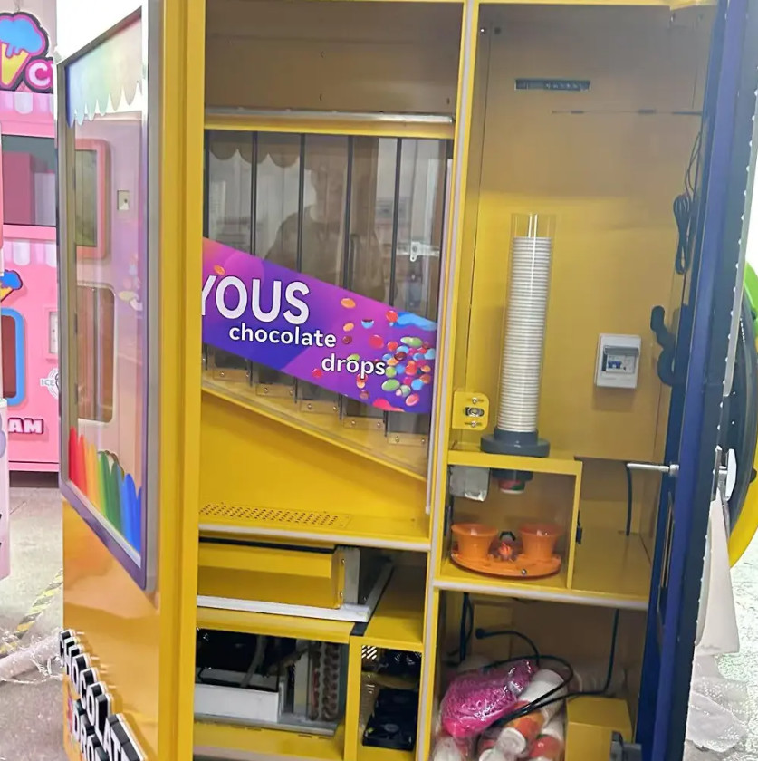 Popular Self Developed Innovative 100% Fruit Marshmallow Chocolate Sugar Bean Candy Vending Machine Automatic Candy Dispenser