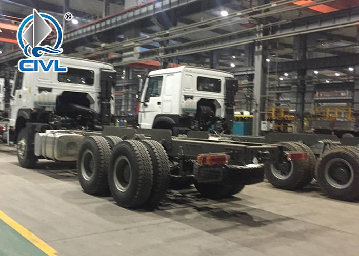 280HP 4 x 4 HOWO Heavy Duty Dump Truck White / Red EURO II 50 Ton