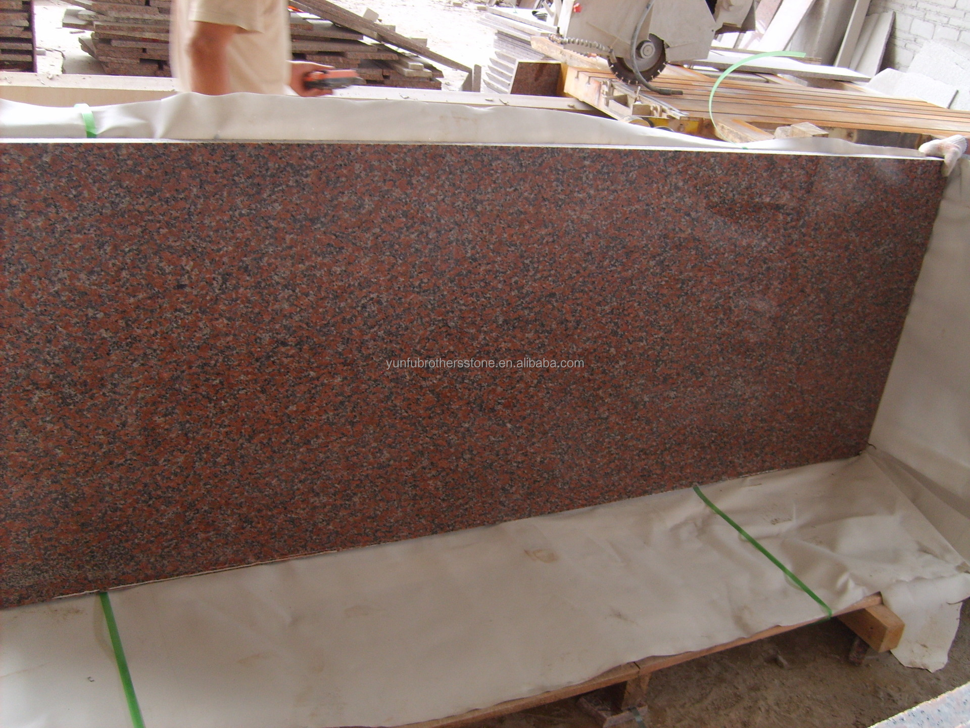 G562 Red Granite Natural Stone Polished Anti Slip Granite Slab for Stair Luxury Style