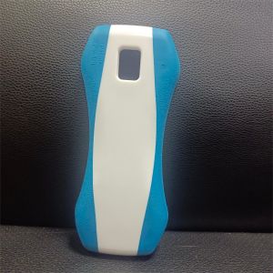 Where colour meets function: the art of injection moulding blue and white lid