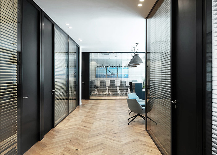 Frameless Glass Partition High-end Partition With Adjustable Privacy Shutters For Office Division