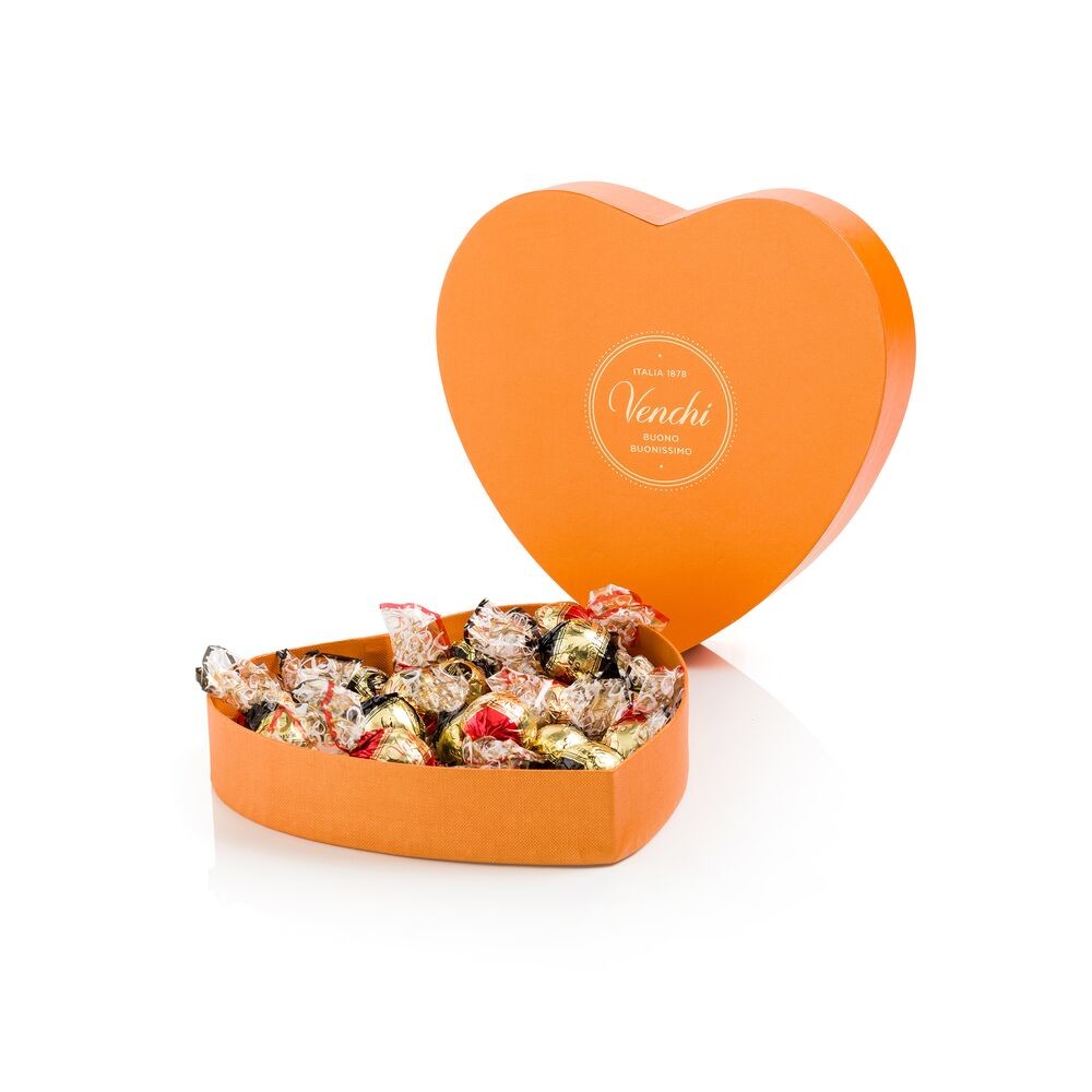 CMYK 19*19*3.8cm Chocolate Gift Packaging Boxes , Empty Heart Shaped Chocolate Boxes