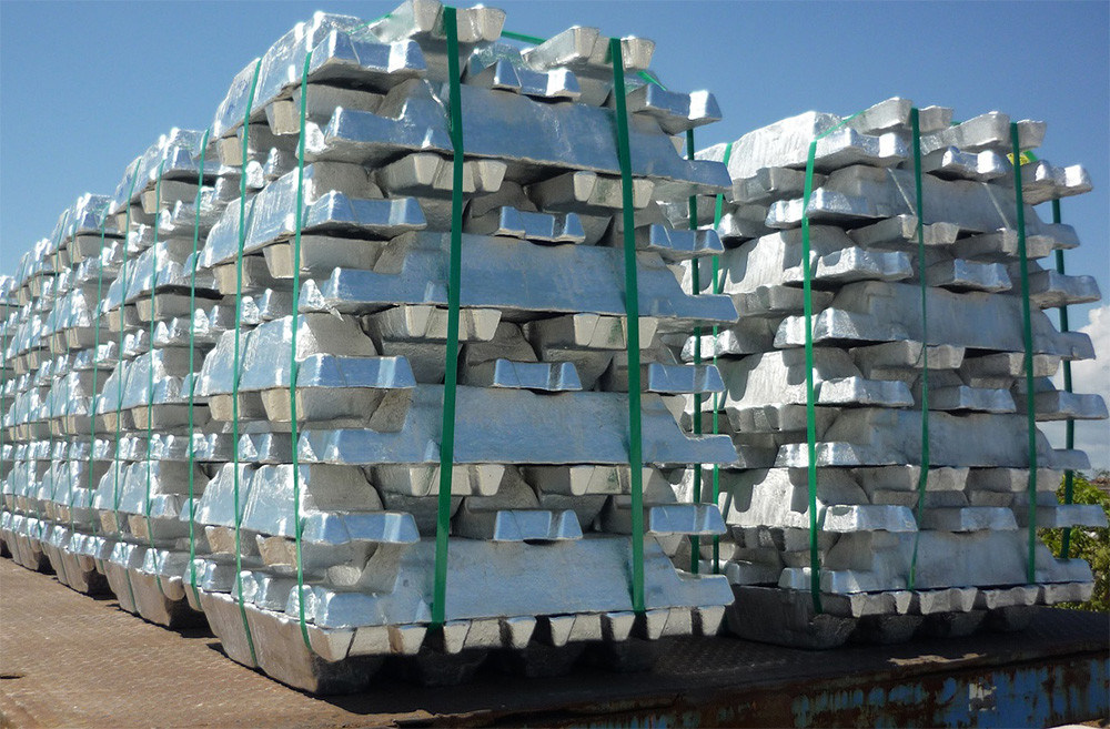 99.9% A380 Aluminium Alloy Zinc Ingot 680mm Electroplating Surface Treatment
