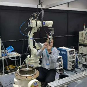 6 axis robot arm OTC FD-B6L welding robot solution with DM350 DM500 welding