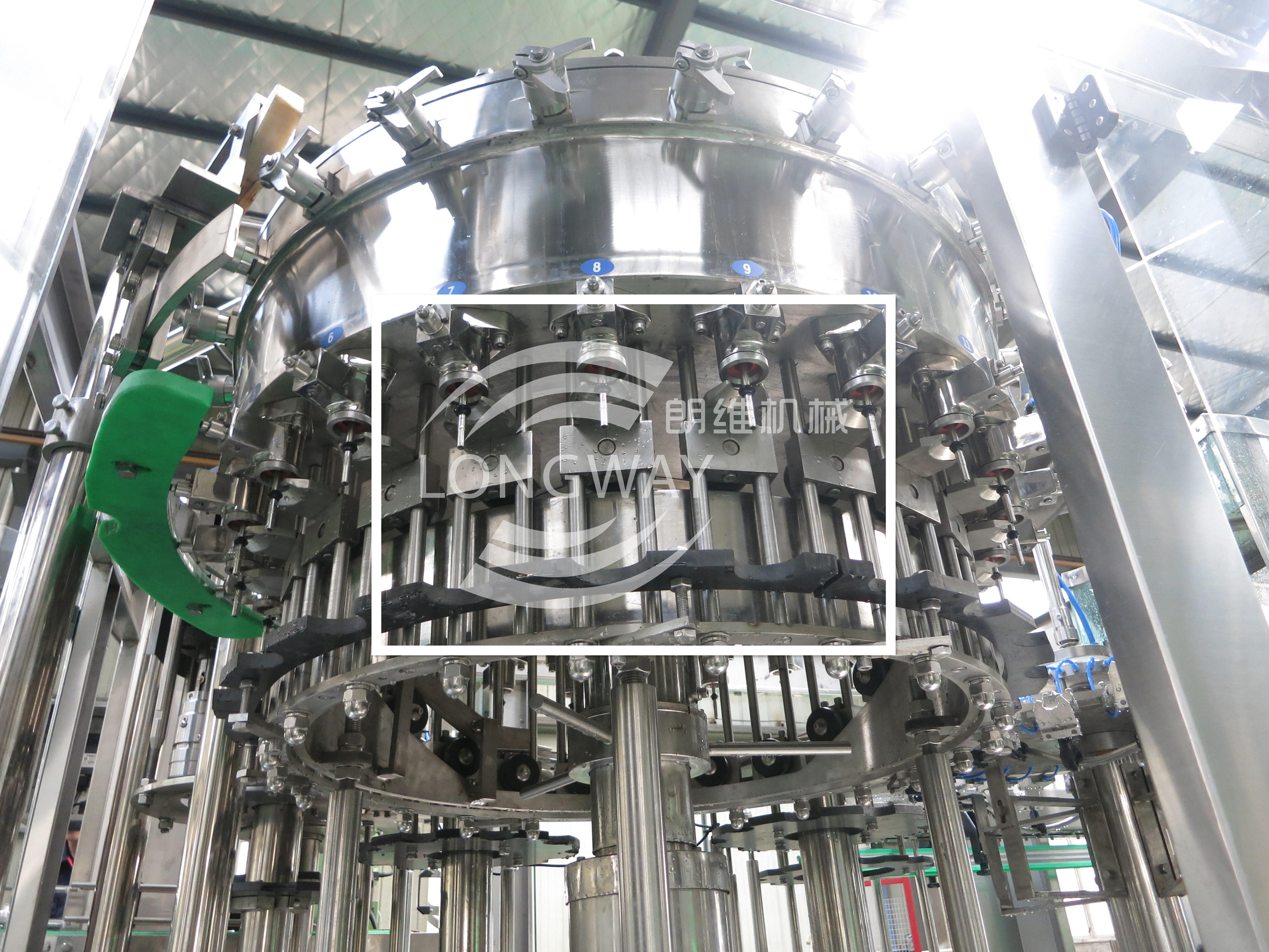 0.3-2.5Liter Automatic Soda Drink Filling Equipment/Machine/ bubble drink with gas filling machine/Cold Filler