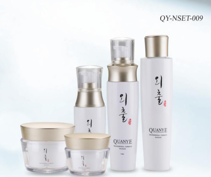 Moisturizer Plastic Cosmetic Bottles With Lotion Dispenser Pump , Bulk Lotion Bottles