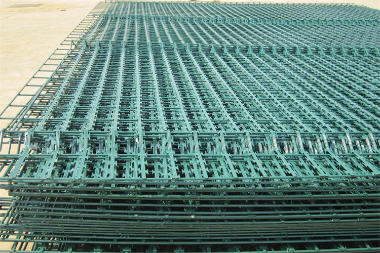 Galvanized Welded Razor Wire Mesh 1800mm 2000mm Concertina Wire Fence