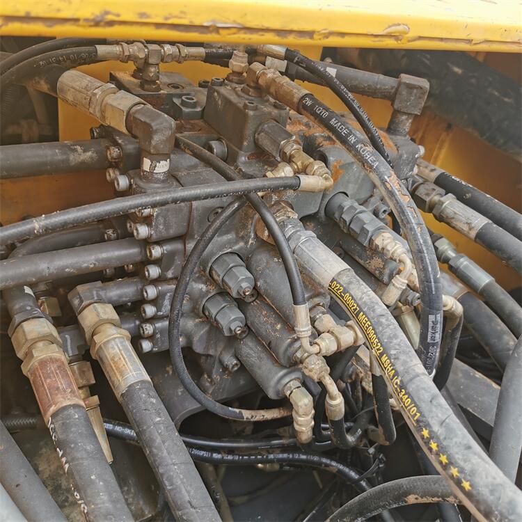 Korea-Made 21 Ton Volvo 210 Crawler Excavator with 107 KW Engine in Good Condition