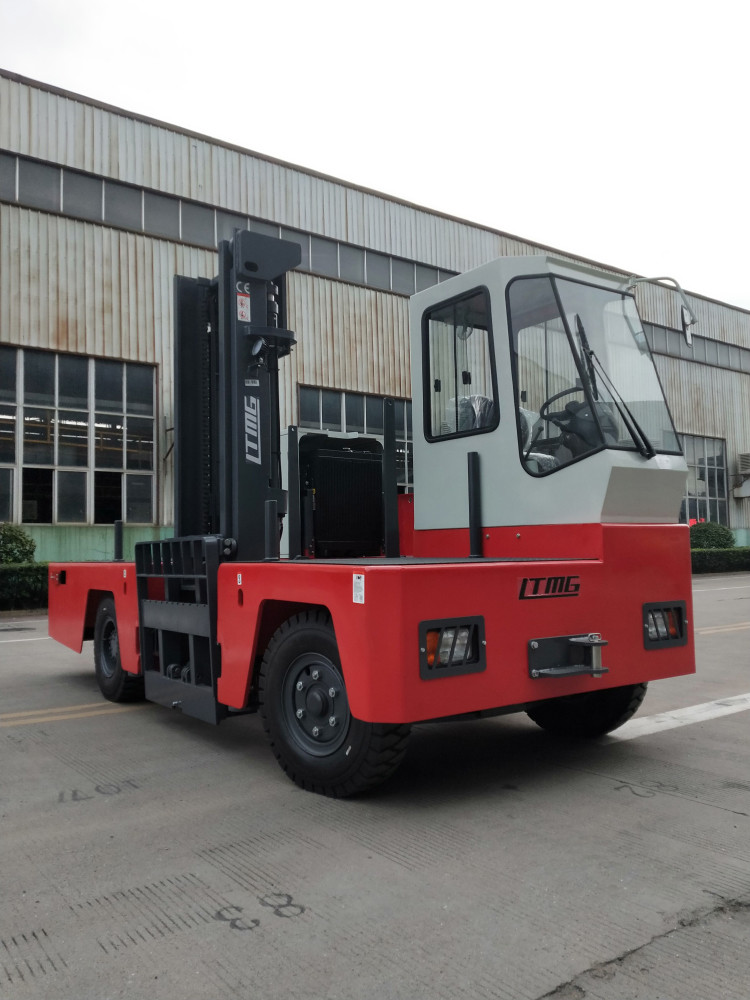 Diese Powered Side Loader Container Truck , 5 Ton Side Moving Forklift ISUZU Engine