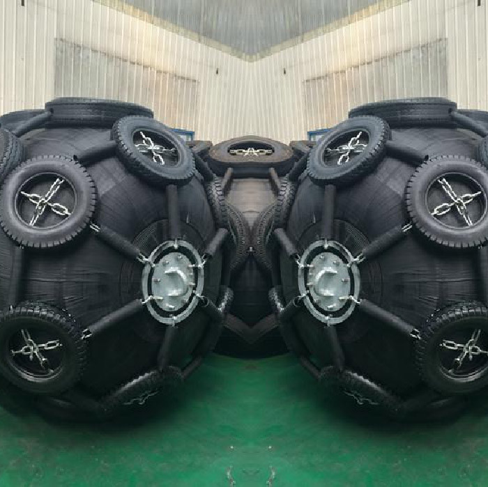 NR Pneumatic Baby Fender with Pressure 50kpa and Tyres Accessories