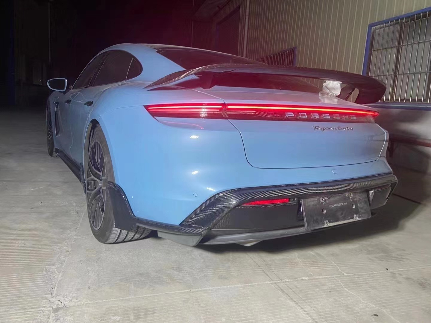 For Porsche Taycan Carbon Fibre Body Kit Taycan Upgrade Tech Style Carbon Fiber Front Lip Diffuser Spoiler Side Skirt Body Kit