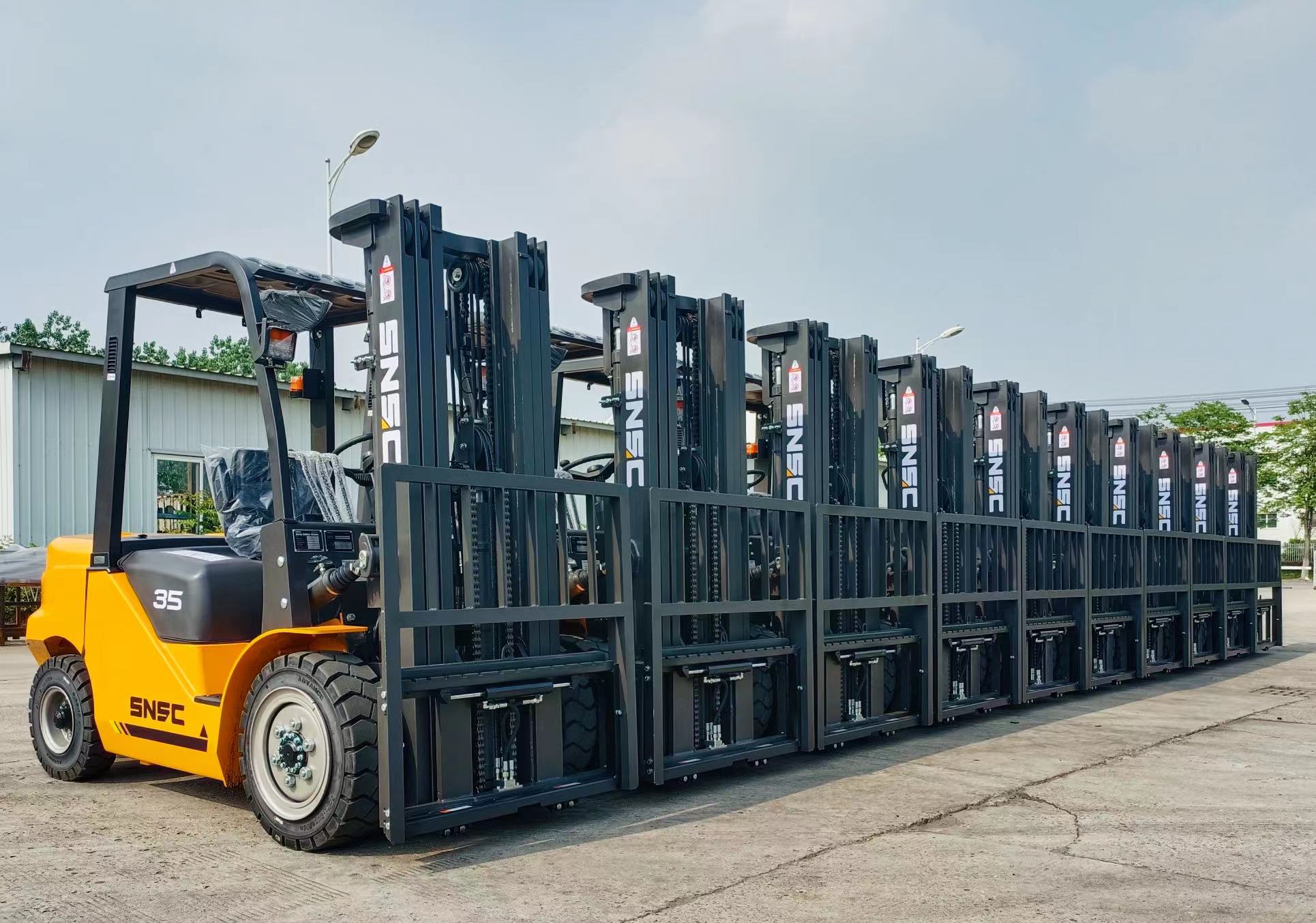 2065mm Mast Height 3.5 Ton Mini Rough Terrain 4x4 Diesel Forklift with Container Mast