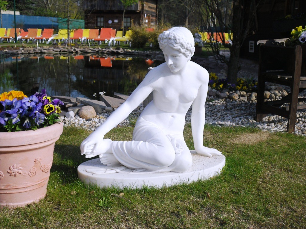 Stone carved Marble planter carved flowerpot sculpture,garden stone garden statues supplier