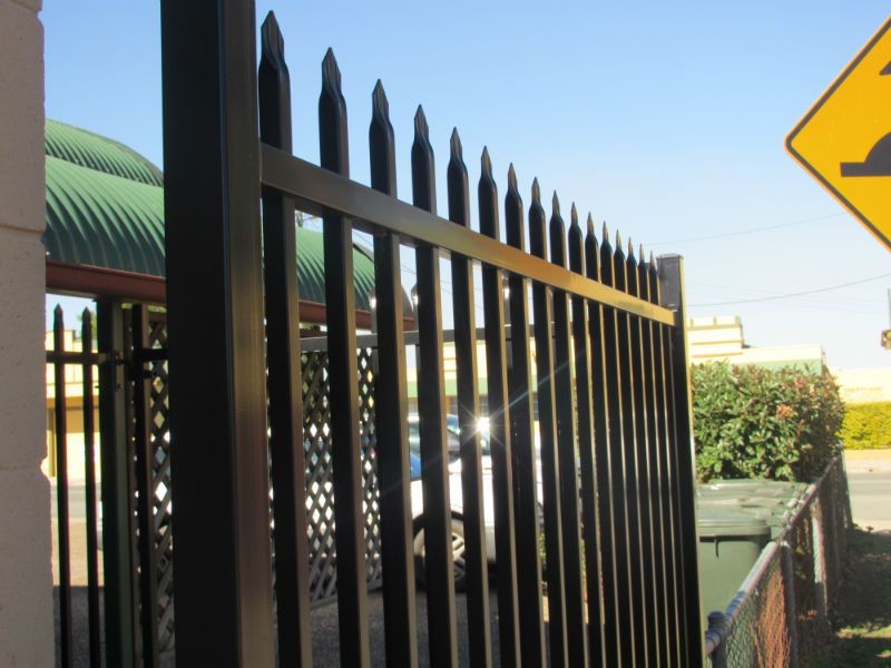 Cast Iron Fencing / Steel Rail Fence / Hercules Fence