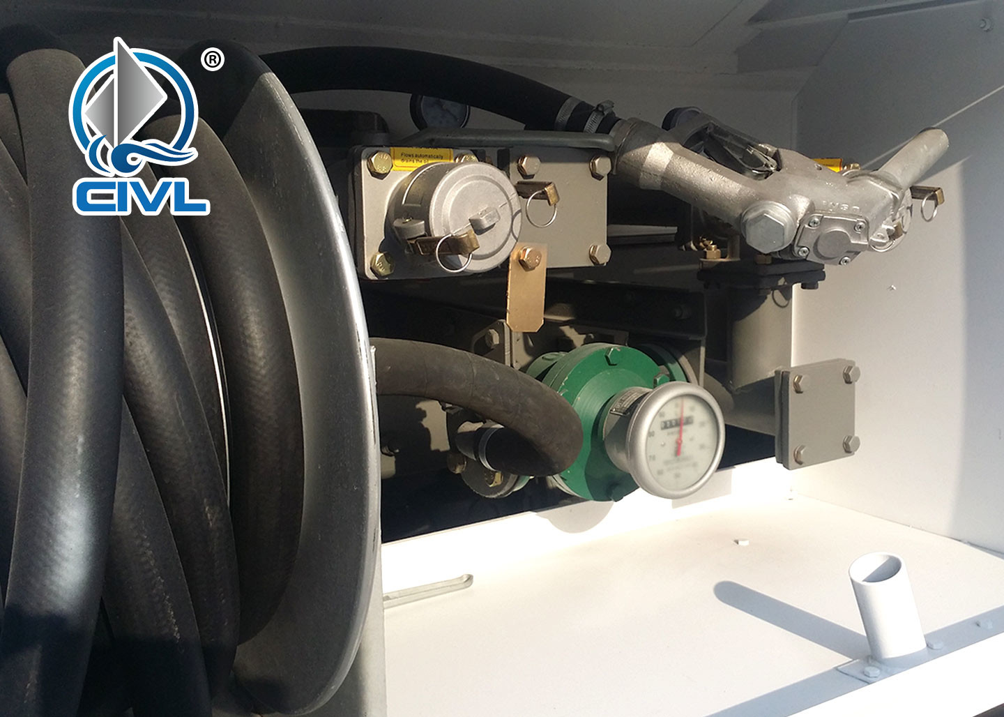HOWO A7 OIL TANK Truck to transport OIL 6000L-25000L SINOTRUK Brand 6 x 4 371HP With OIL PIPE PUMP