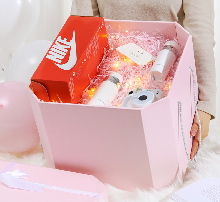 Square Novelty Ribbon Birthday Gift Box Packing Box Paper Gift for Customized Logo Size