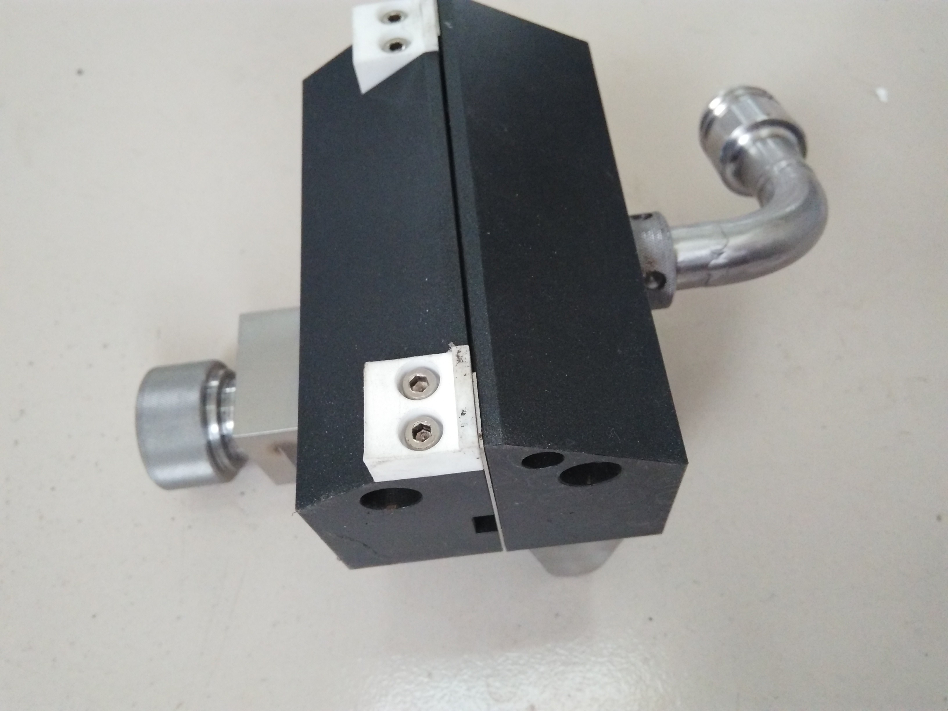Vegetable Gelatin Robbion Spreder Box Injection Wedge Pump Softgel Capsule Machine