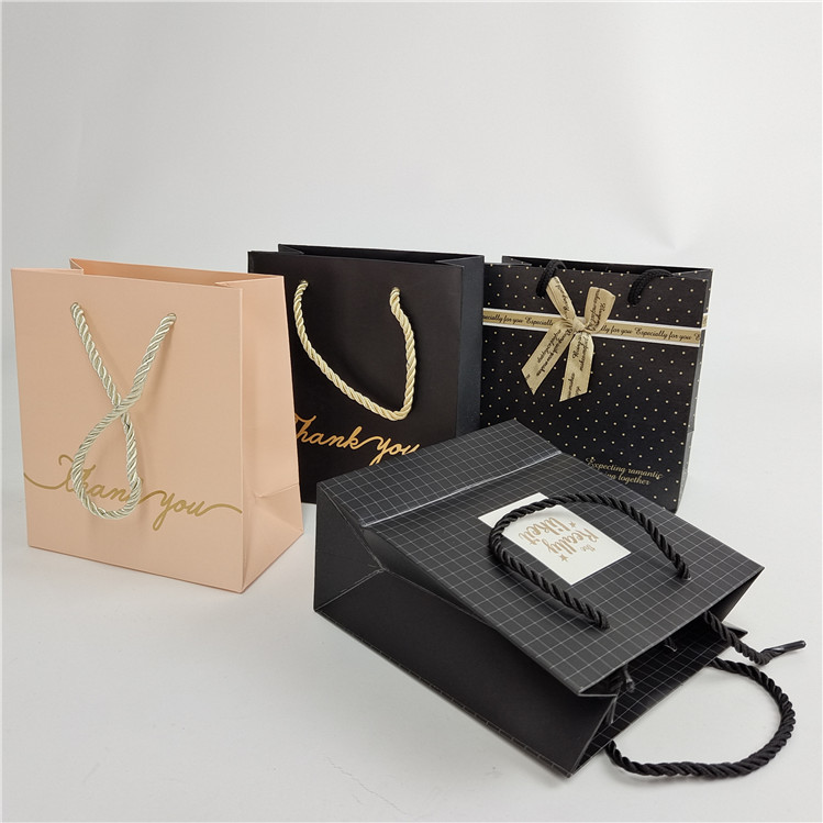 Quality Assurance Customized Paper Bags for Shopping with Logo Printing Biodegradable Paper Pouch