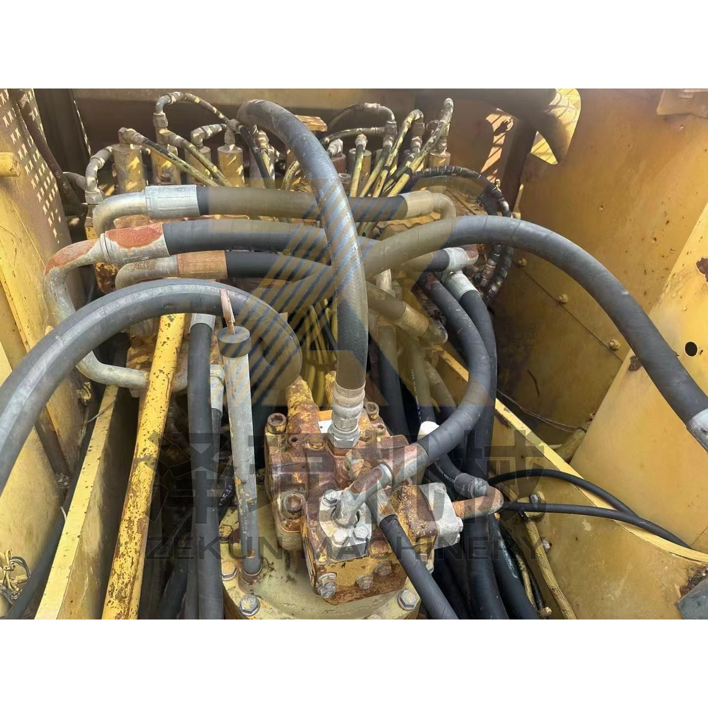 Secondhand Japan Used Caterpillar CAT 320C 320CL Ship Excavator in with Competitive