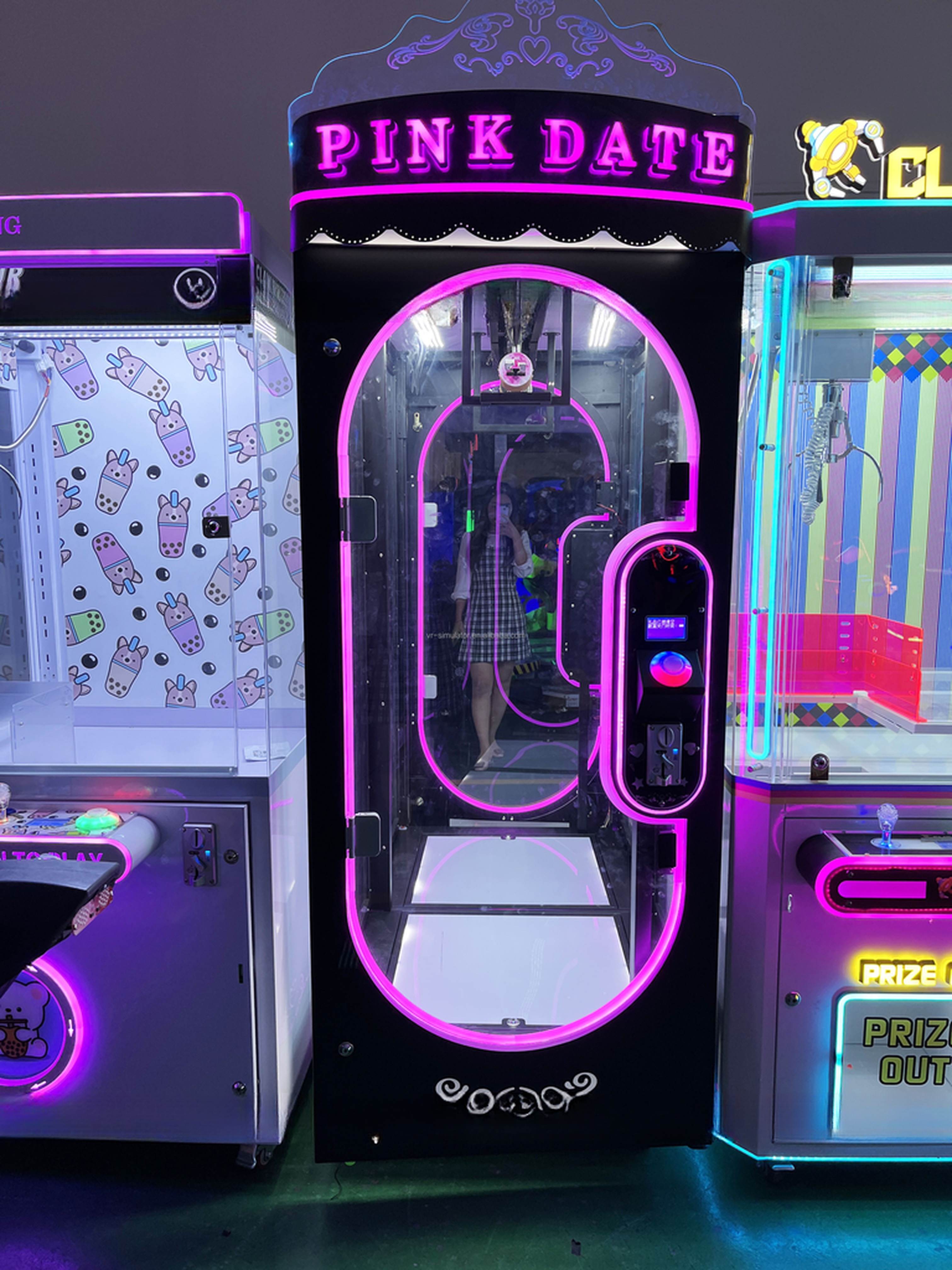 Dreamland coin operated doll games pink date prize machine toys vending machine for shopping mall