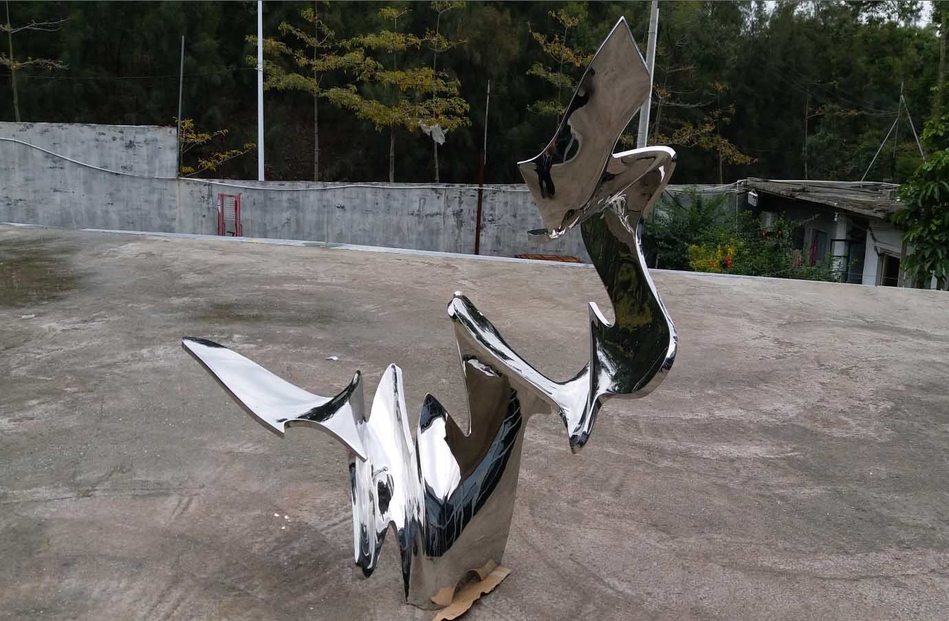 Public Art Stainless Steel Sculpture , Outdoor Metal Garden Statues Sculptures