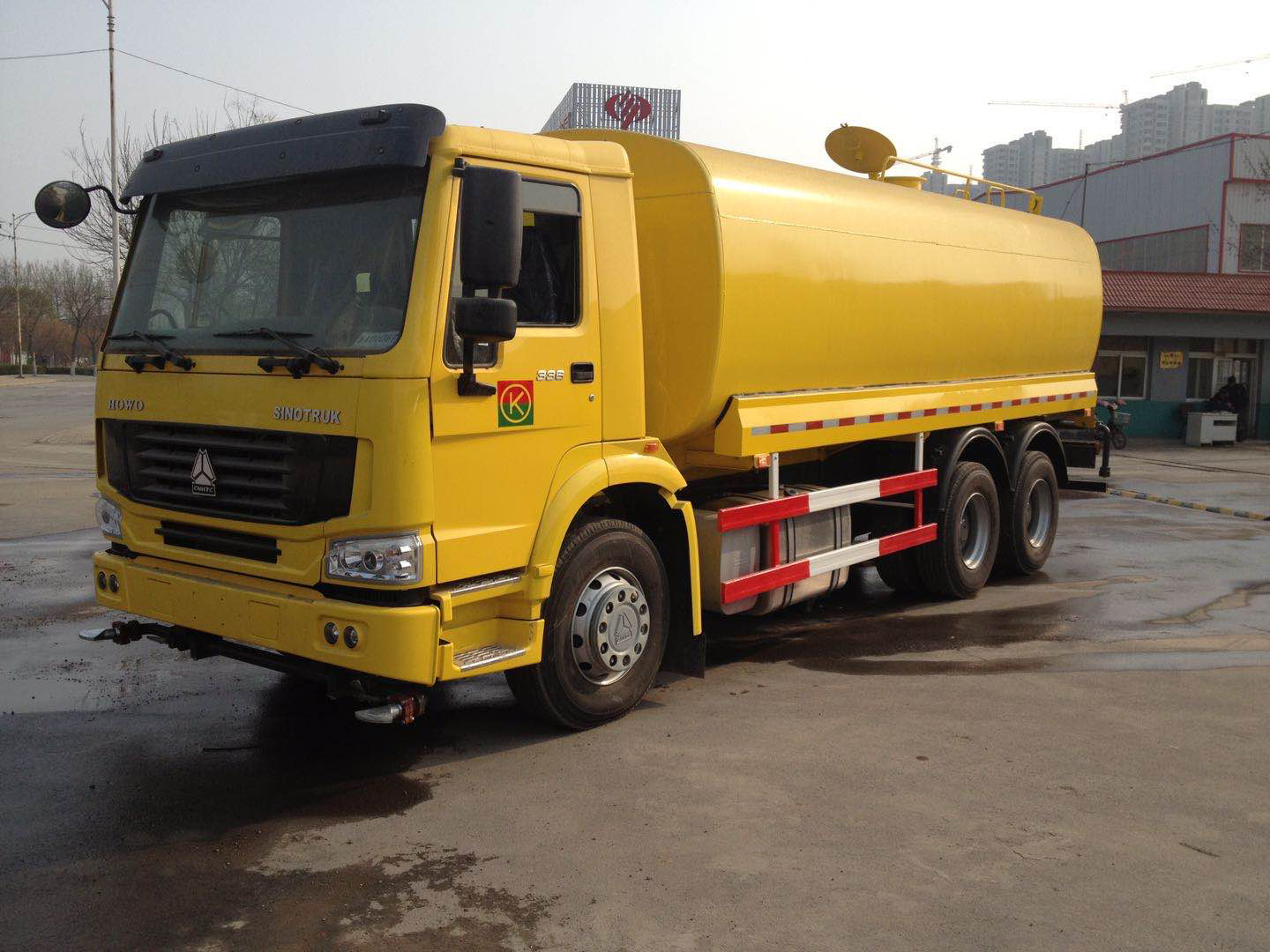 Sinotruk Howo 7 20000L 6x4 Water Tank Truck With Spray System