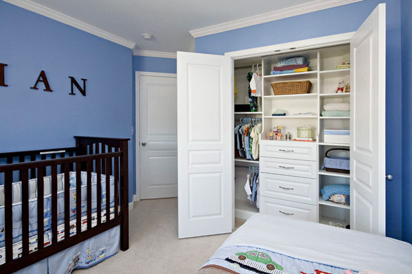 Directly Sells Solid Wood Children Wardrobe for Storage Contemporary Design