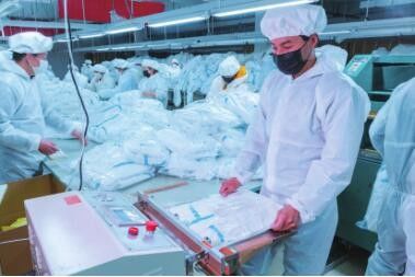 Elastic Waist Hooded Medical Disposable Protective Coveralls 1