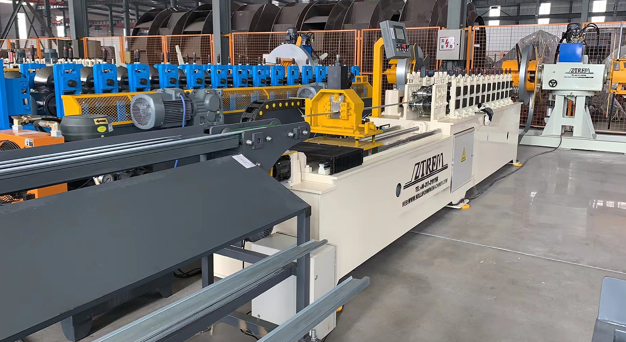 U channel rolling forming machine