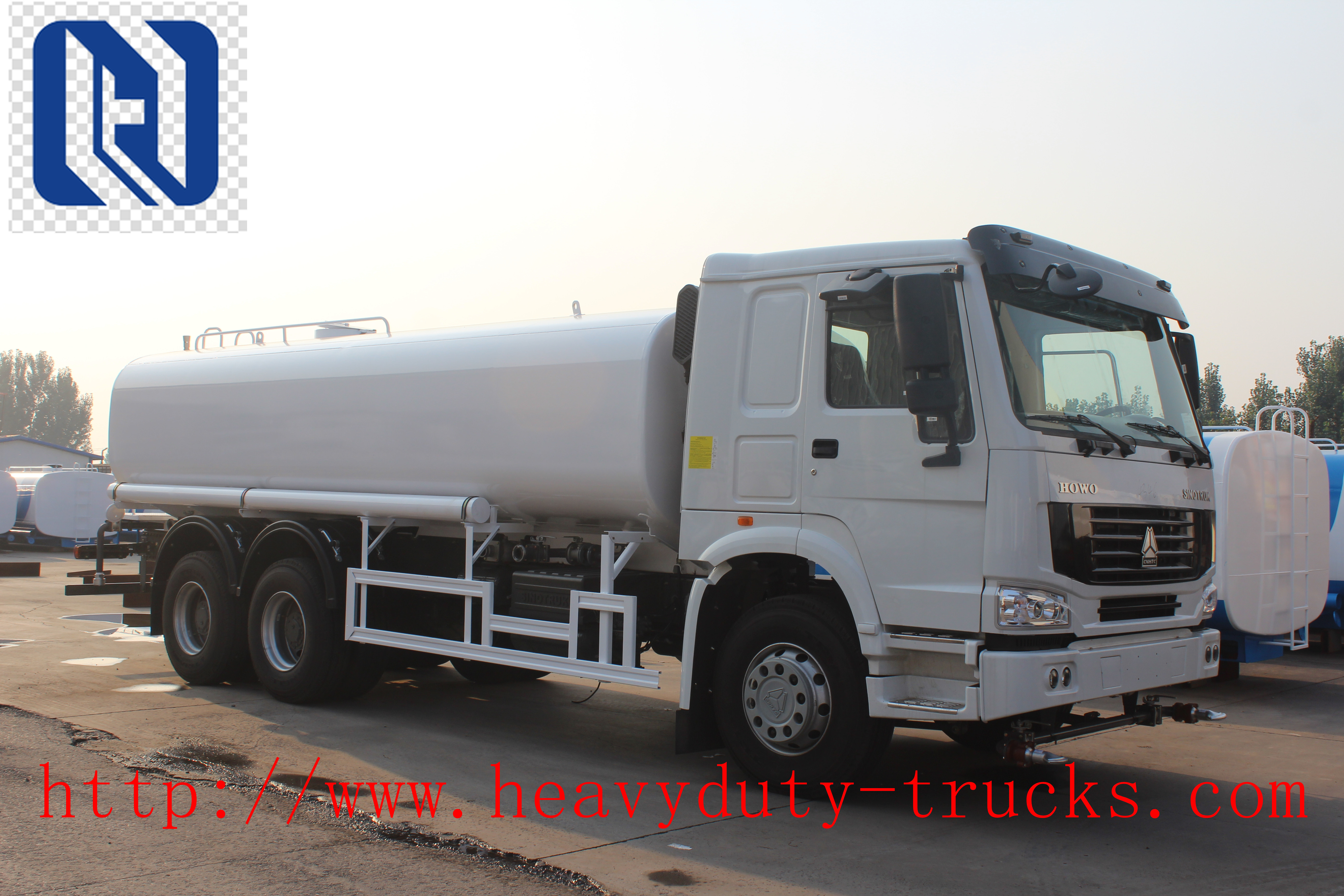 Sinotruk HOWO Diesel 6x4 Drive Wheel Liquid Tanker Truck Fuel Tanker Trailer